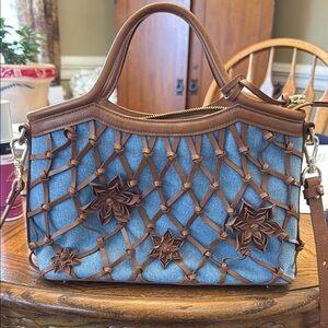 Extremely good condition Brahmin denim pocketbook carry or crossbody